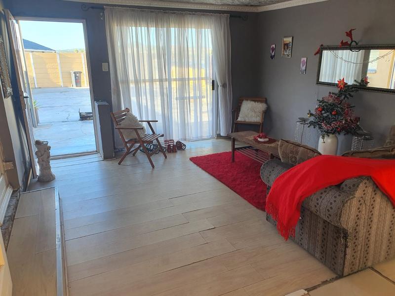 4 Bedroom Property for Sale in Palm Park Western Cape